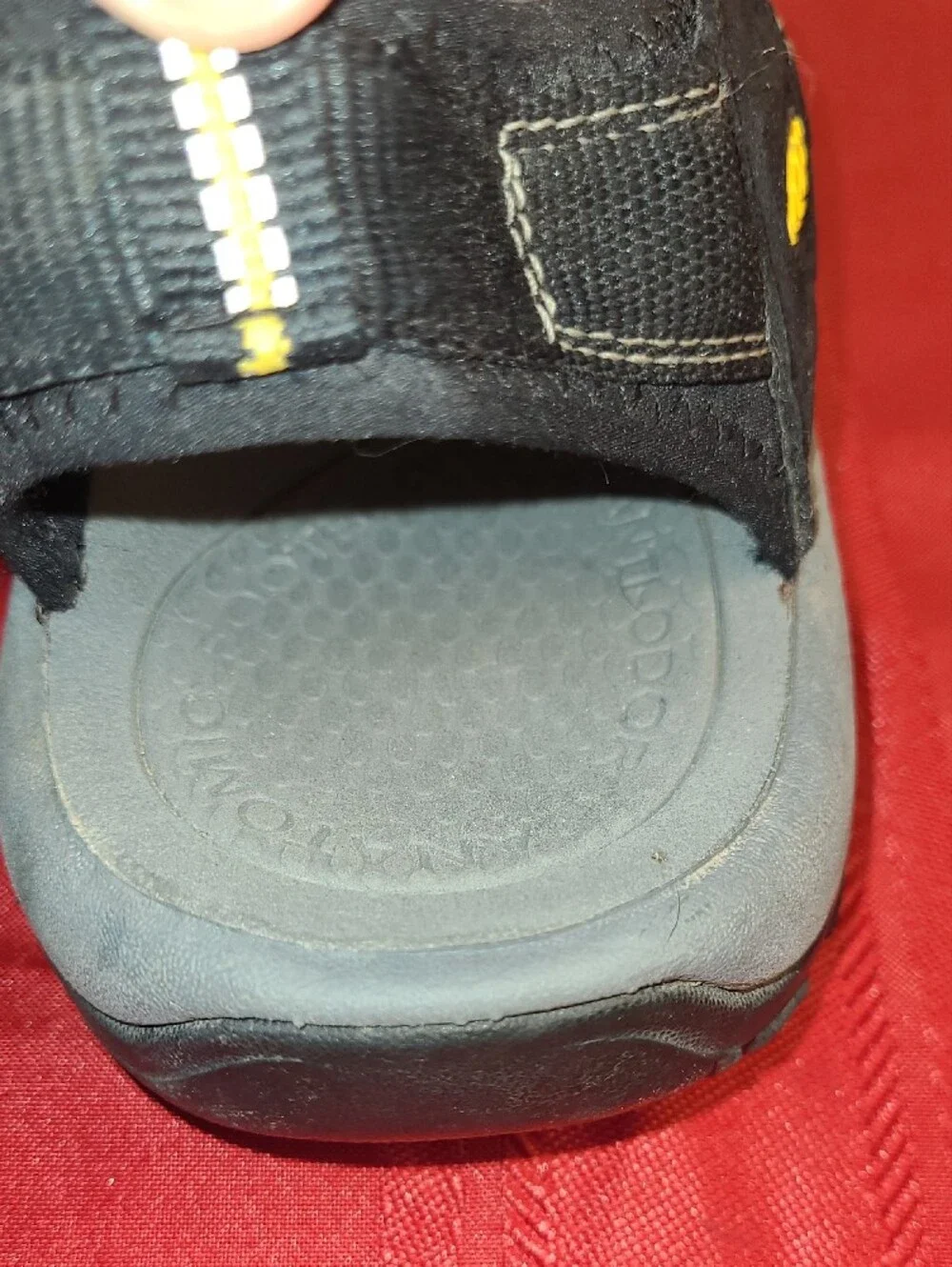 Keen Newport H2 Men’s Black and Yellow Closed-Toe Hiking Sandals Size 10.5